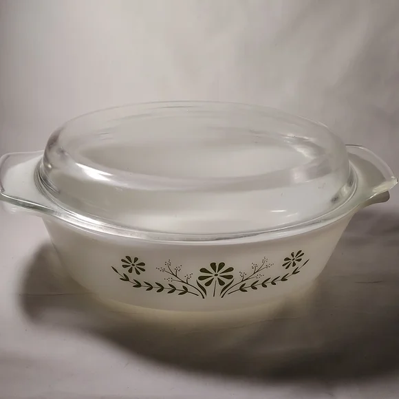 Vintage Green Daisy Casserole GlasBake 3 Quart Dish with Cover